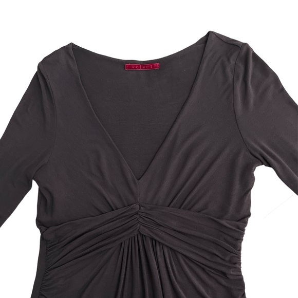 Velvet by Graham & Spencer long-sleeve v-neck ruched front knee length dress - Picture 3 of 3